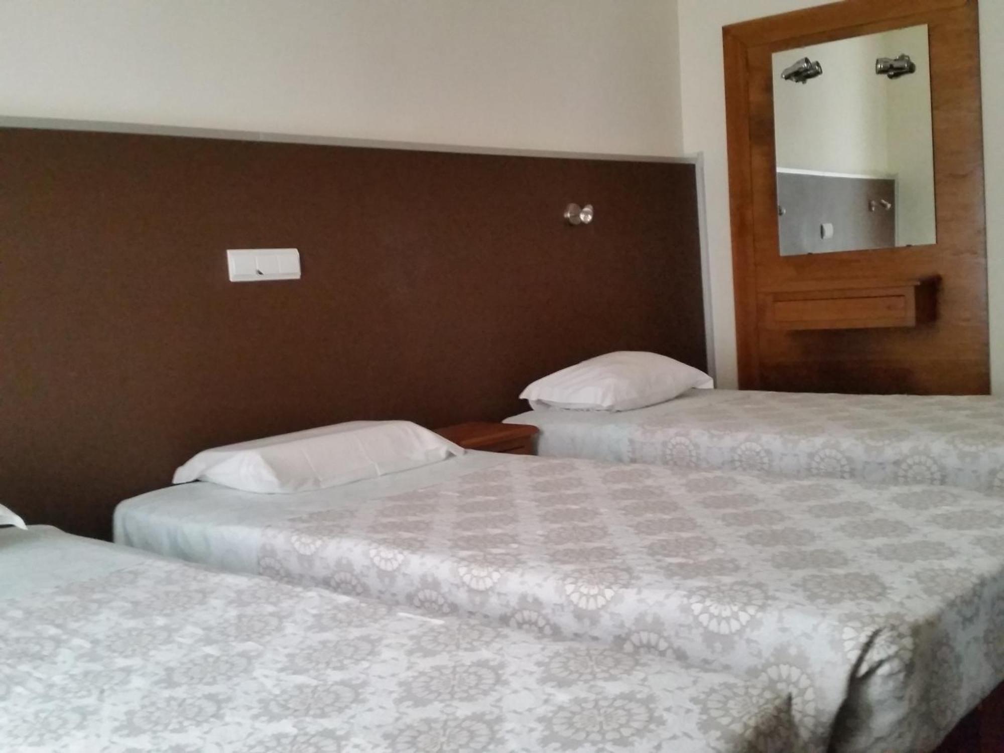 Pensao Lourenco Curia Habitación foto